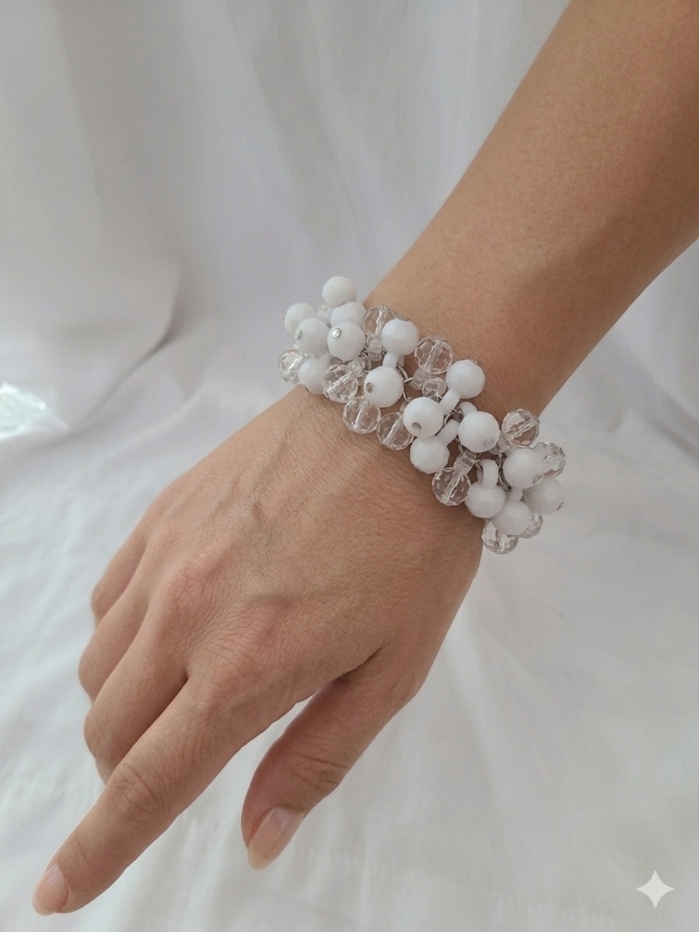 Cluster Bracelet With Clasp